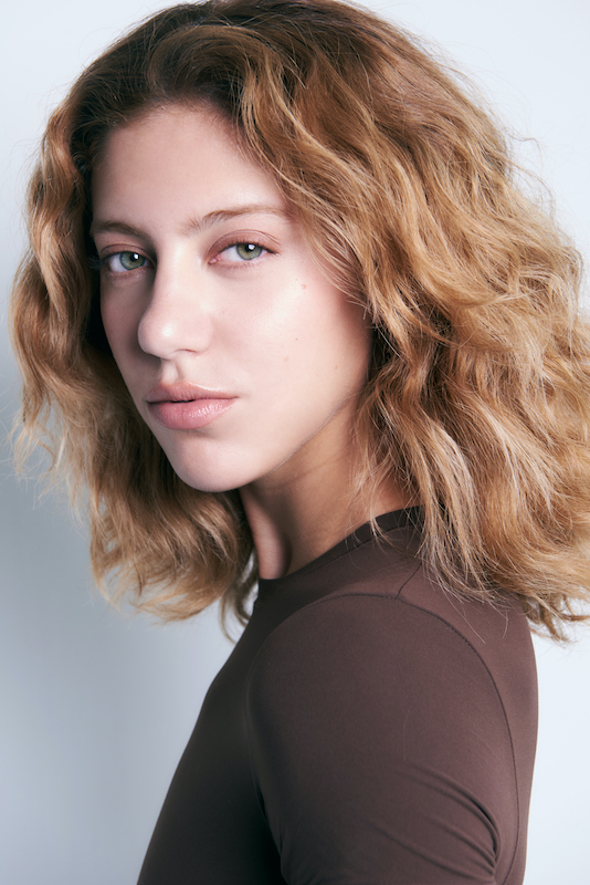 Julia Mendonça 01